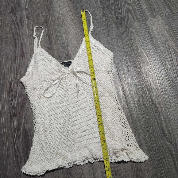 Vintage Y2K white babydoll crochet cami top with a bow - Picture 11 of 12